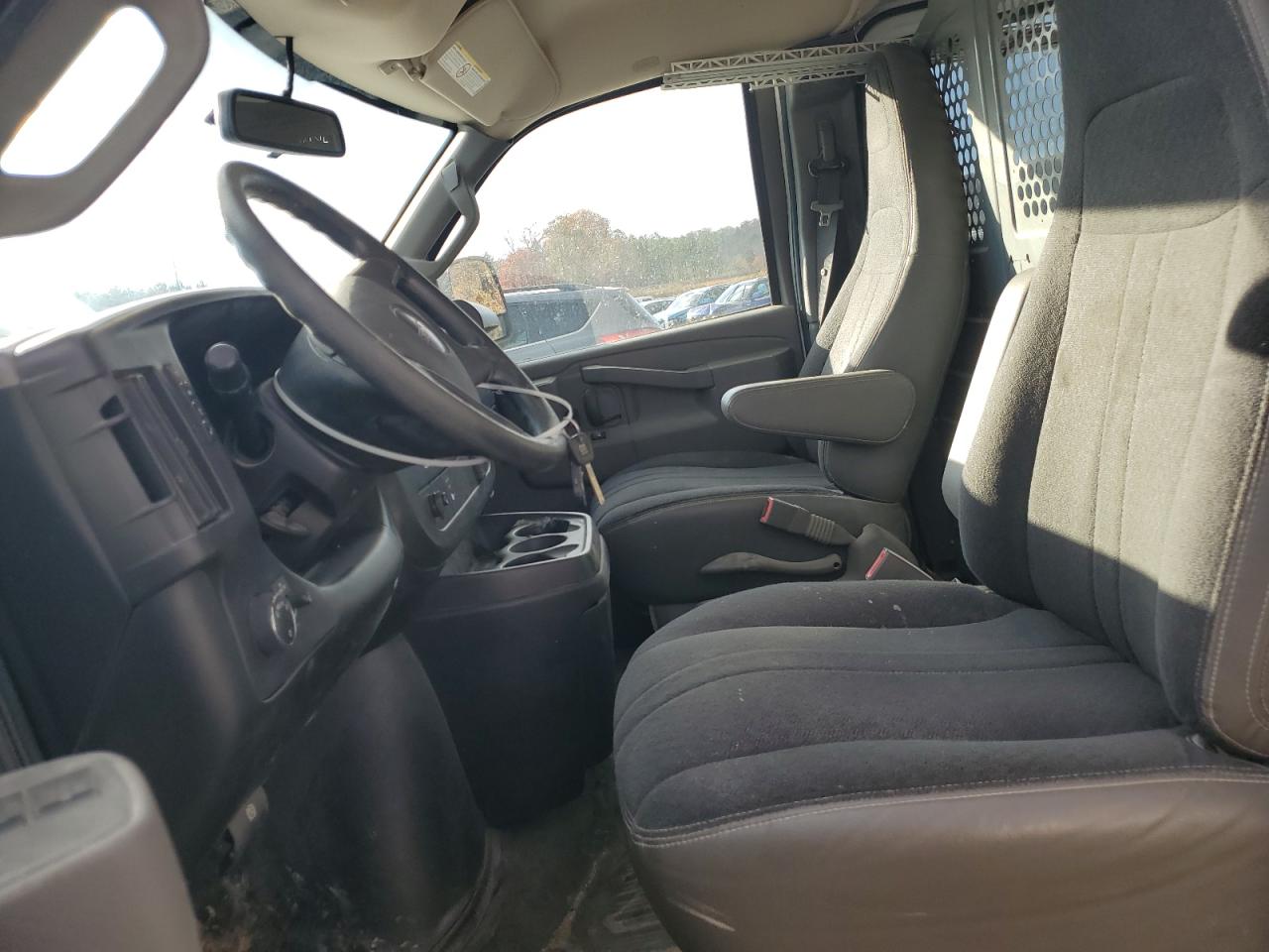 2018 GMC Savana - Image 7