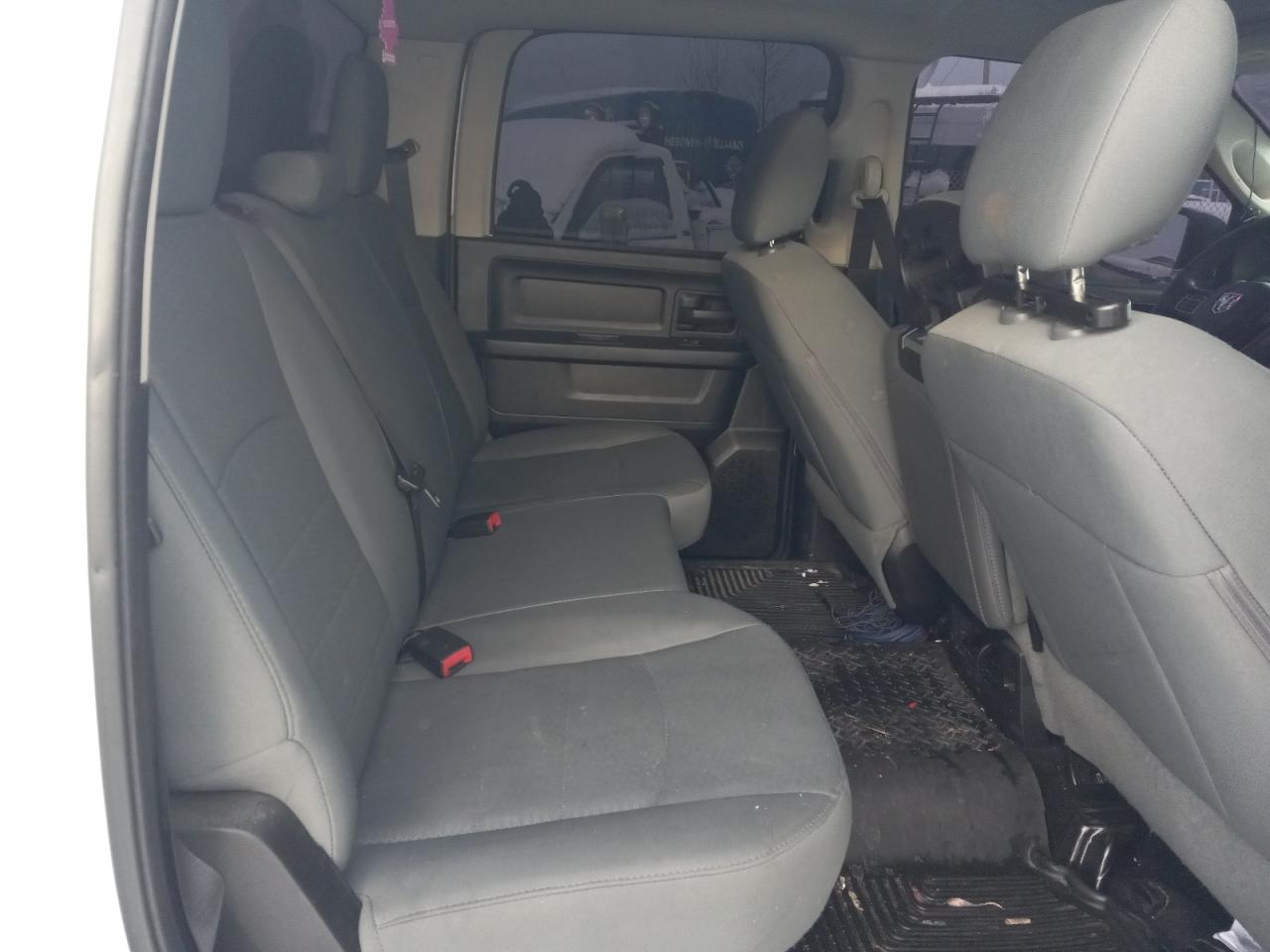 2016 RAM 1500 - Image 10