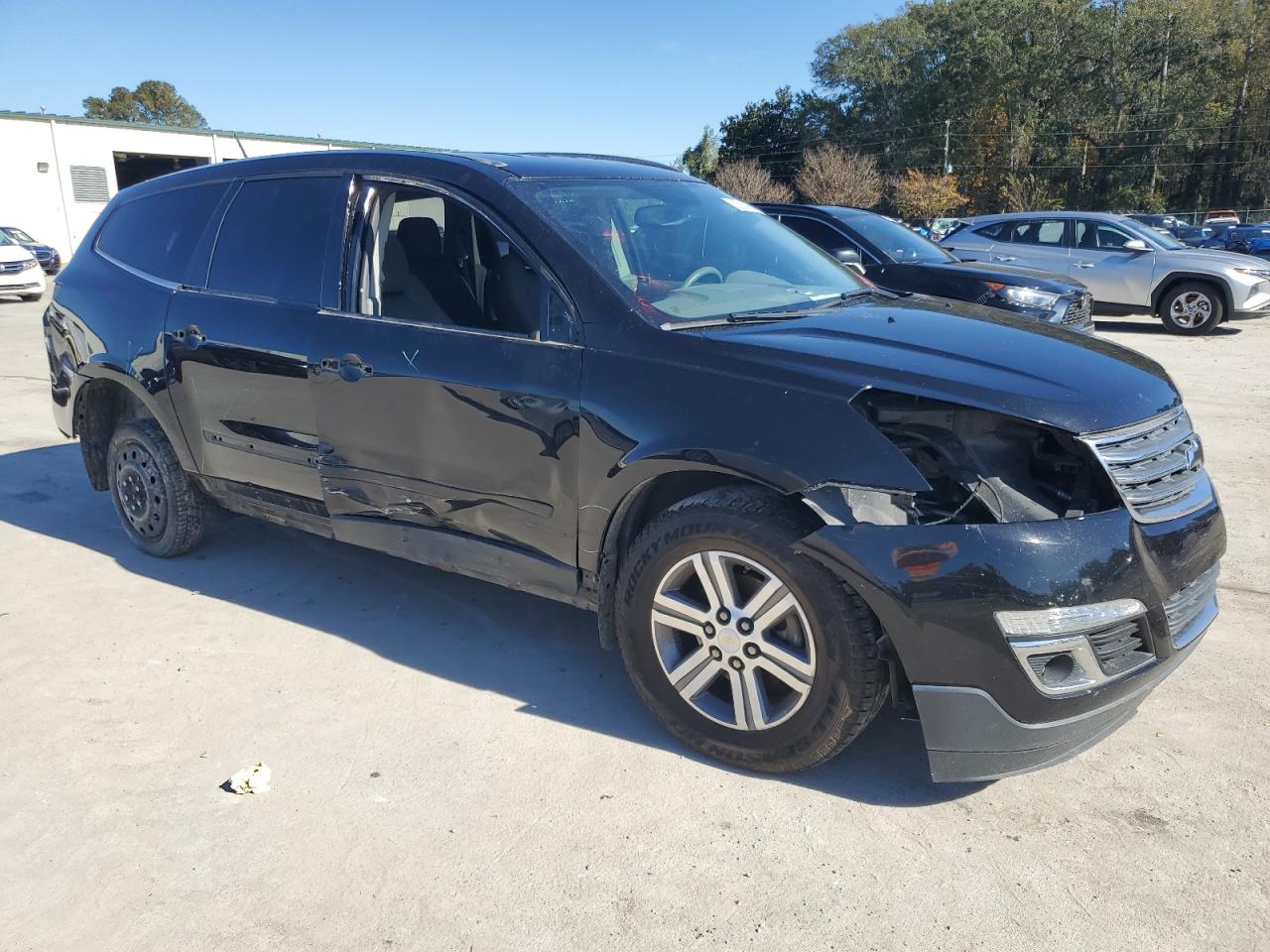 VIN 1GNKRHKD9GJ115625 2016 CHEVROLET TRAVERSE no.4