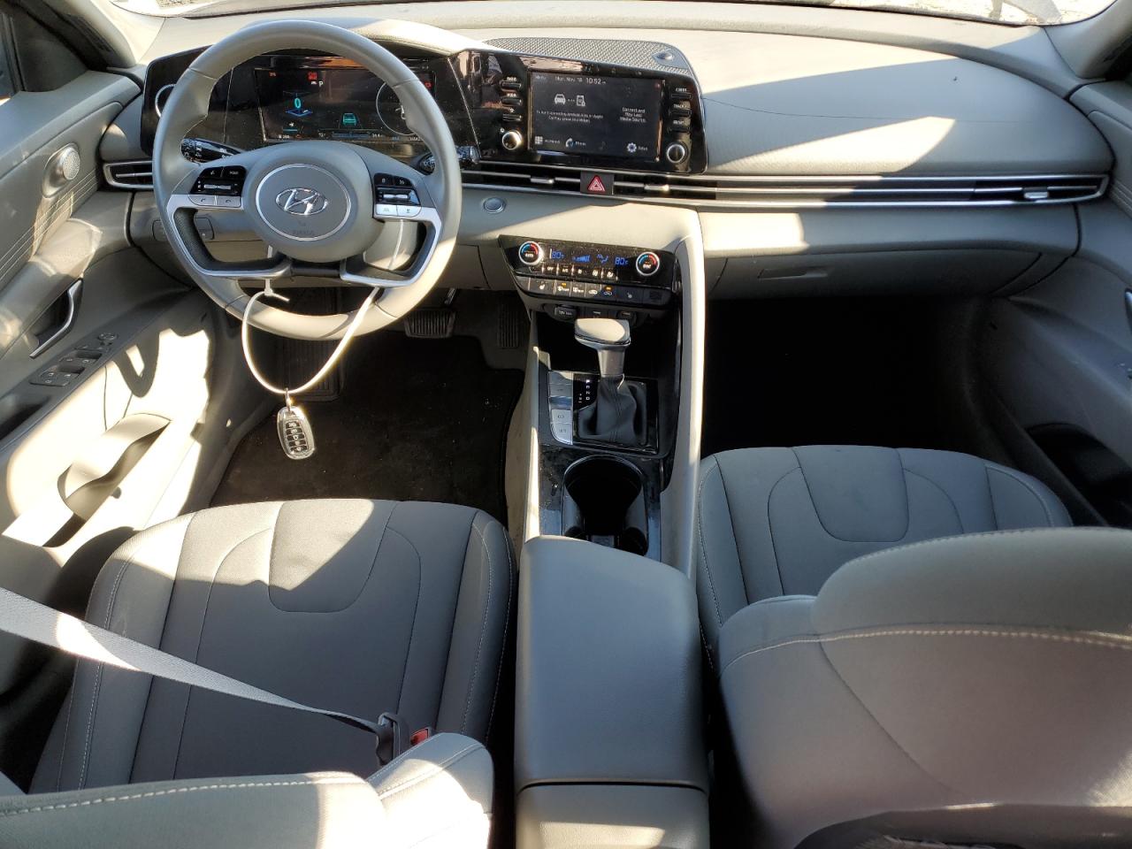 2021 Hyundai Elantra - Image 8