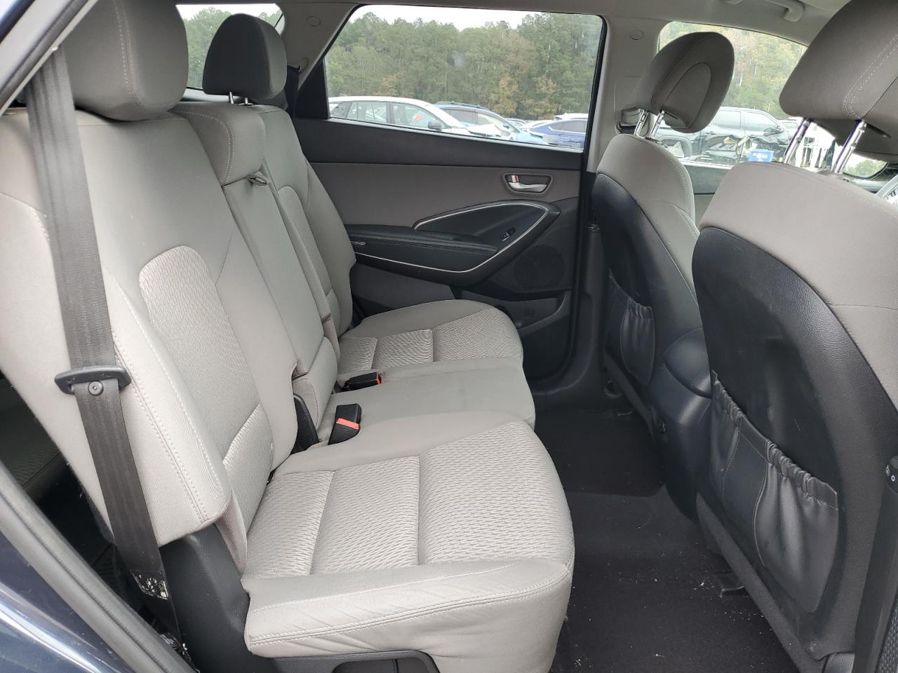 2017 Hyundai Santa Fe - Image 11