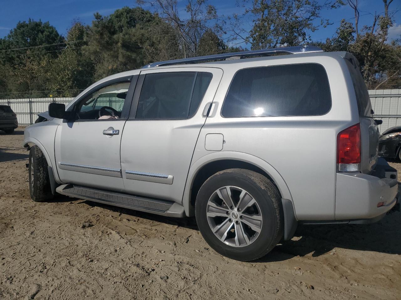 2015 Nissan Armada - Image 2