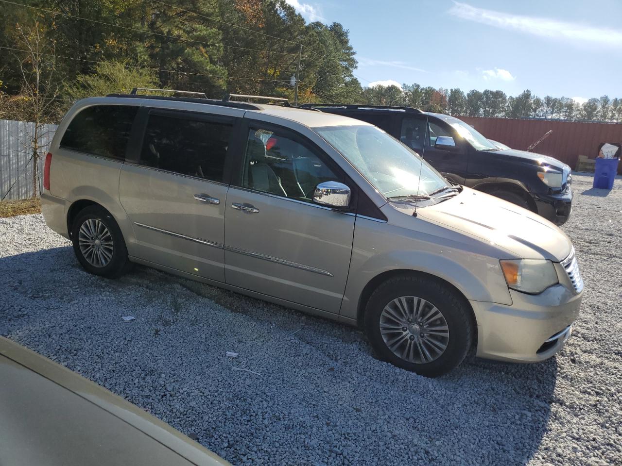 2014 Chrysler Town & Country - Image 4