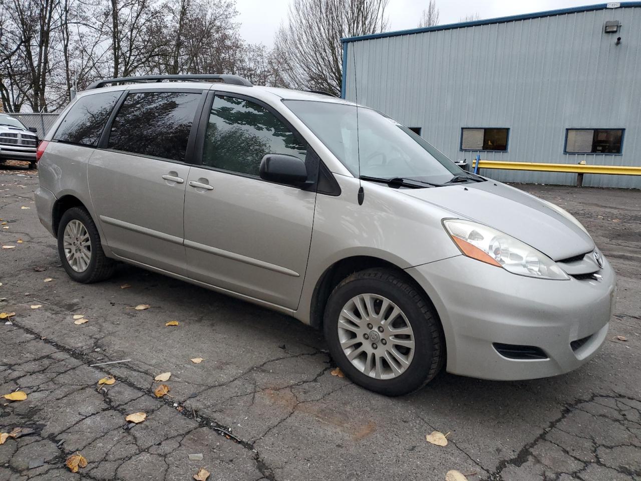 2007 Toyota Sienna - Image 4