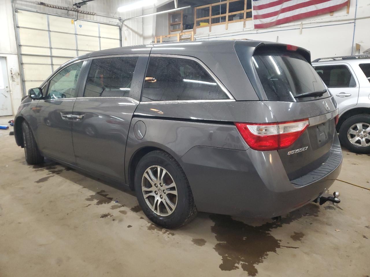 2013 Honda Odyssey - Image 2