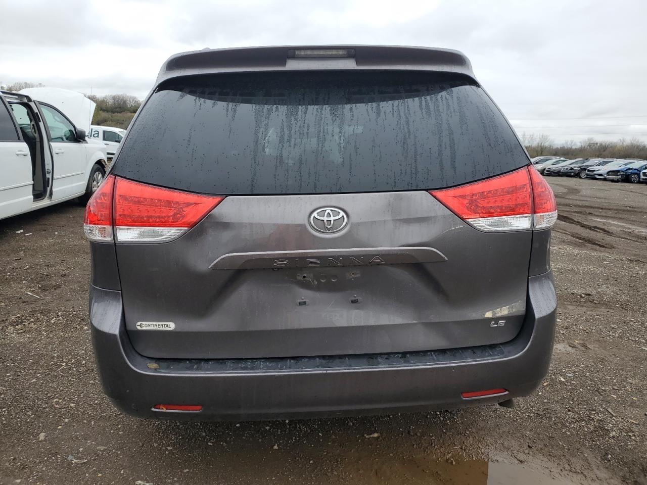 2013 Toyota Sienna - Image 6