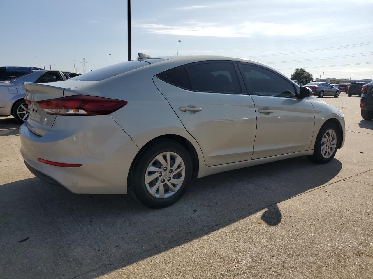2017 Hyundai Elantra - Image 3
