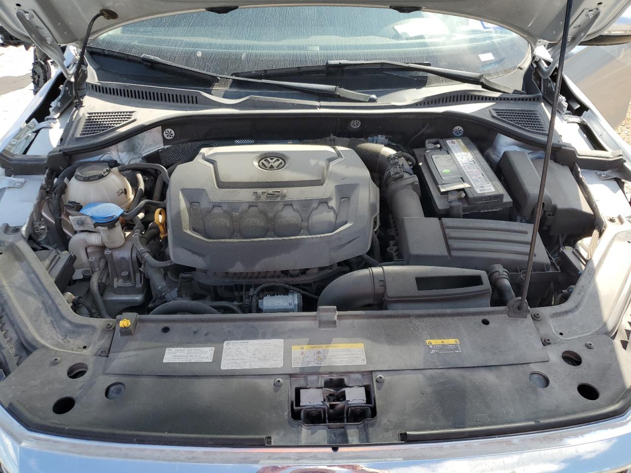 2021 Volkswagen Passat - Image 11
