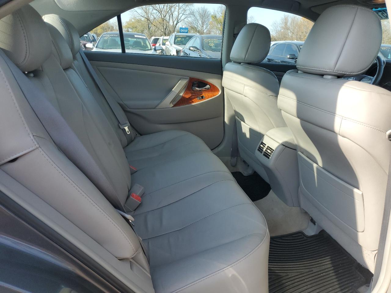 2009 Toyota Camry - Image 11