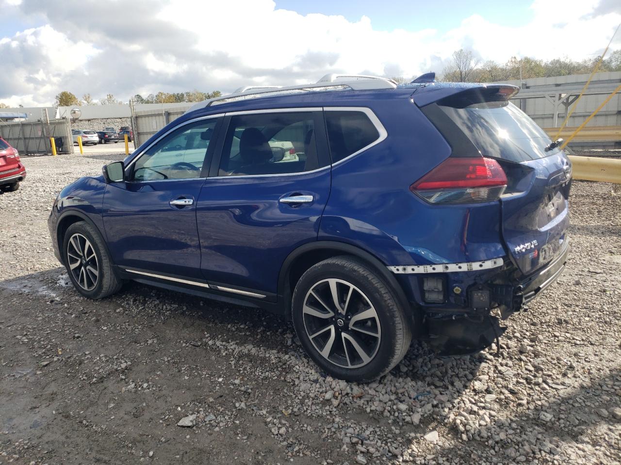 2019 Nissan Rogue - Image 2