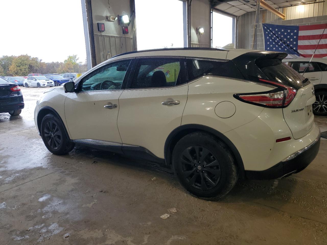2018 Nissan Murano - Image 2