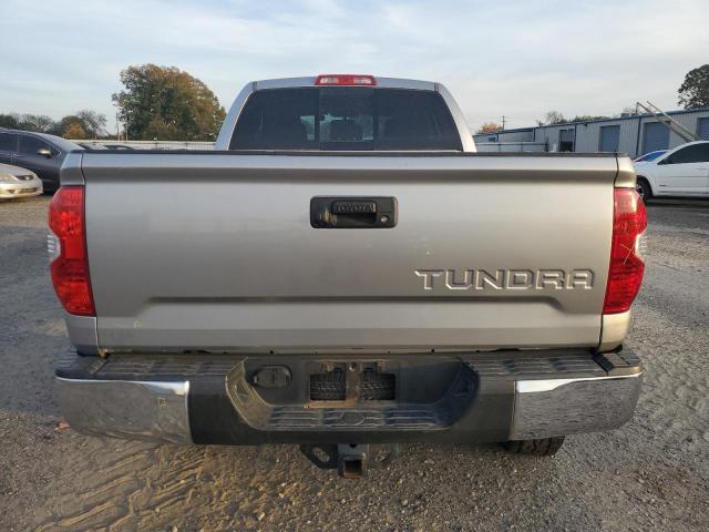  TOYOTA TUNDRA 2015 Серебристый