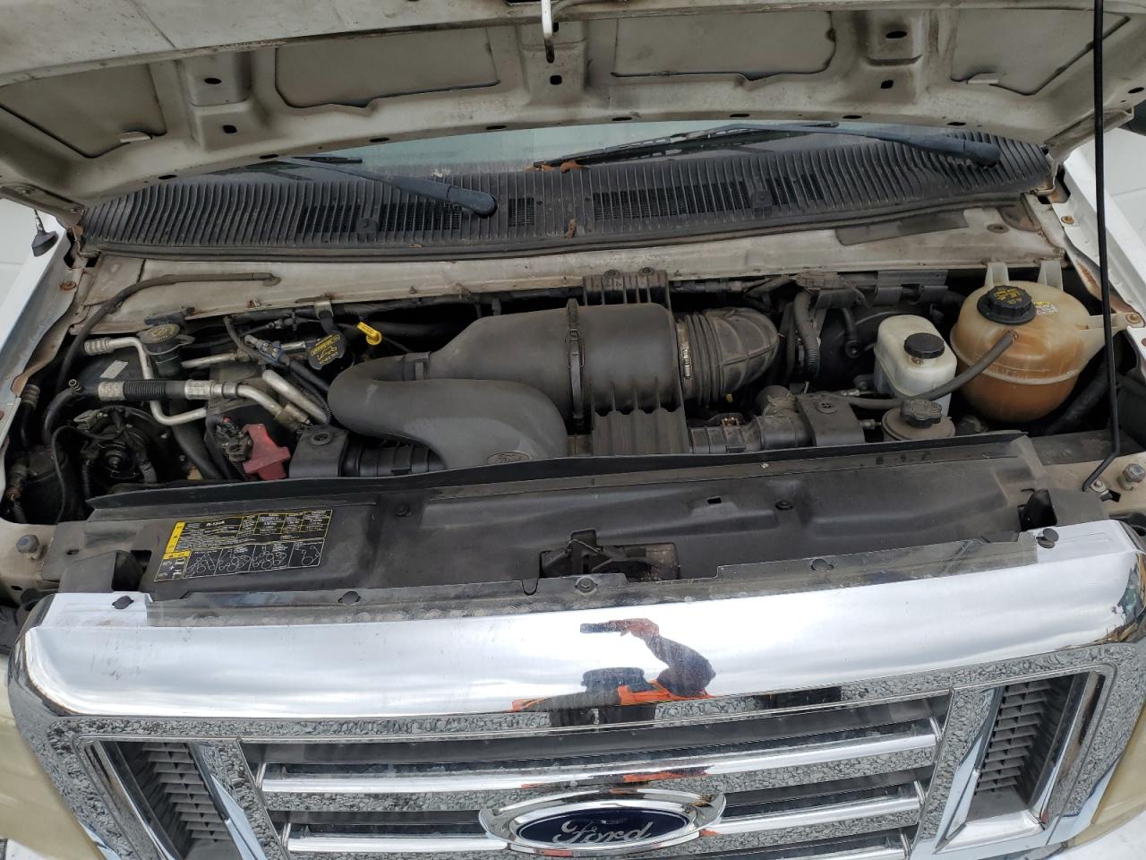 2011 Ford Econoline - Image 12