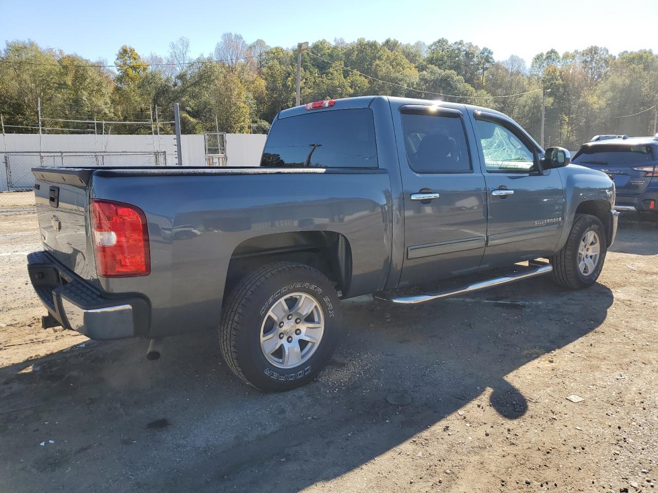 2009 Chevrolet Silverado - Image 3