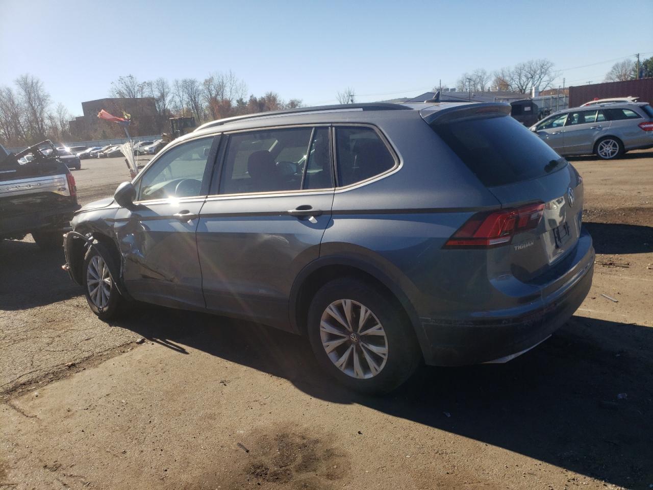 2020 Volkswagen Tiguan - Image 2