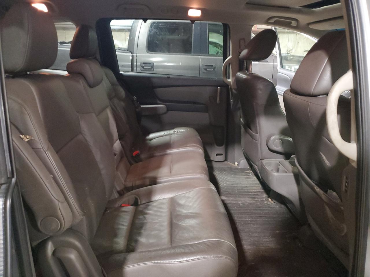 2011 Honda Odyssey - Image 12