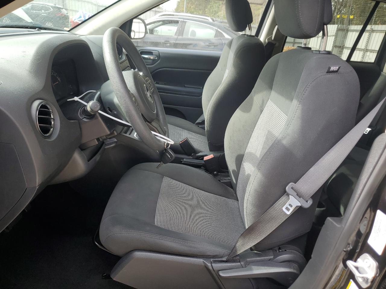 2016 Jeep Compass - Image 7
