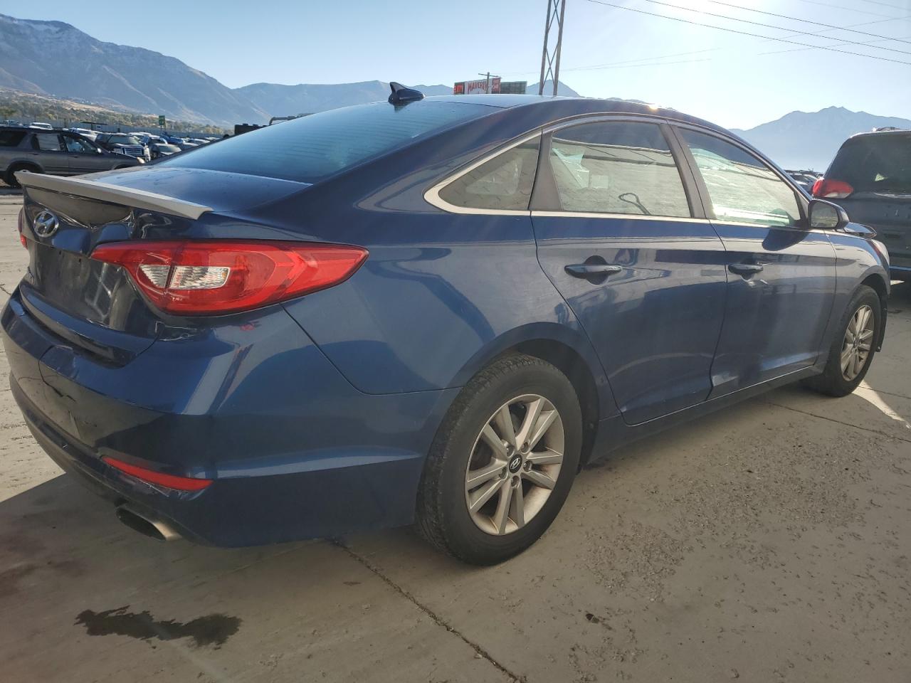 2016 Hyundai Sonata - Image 3