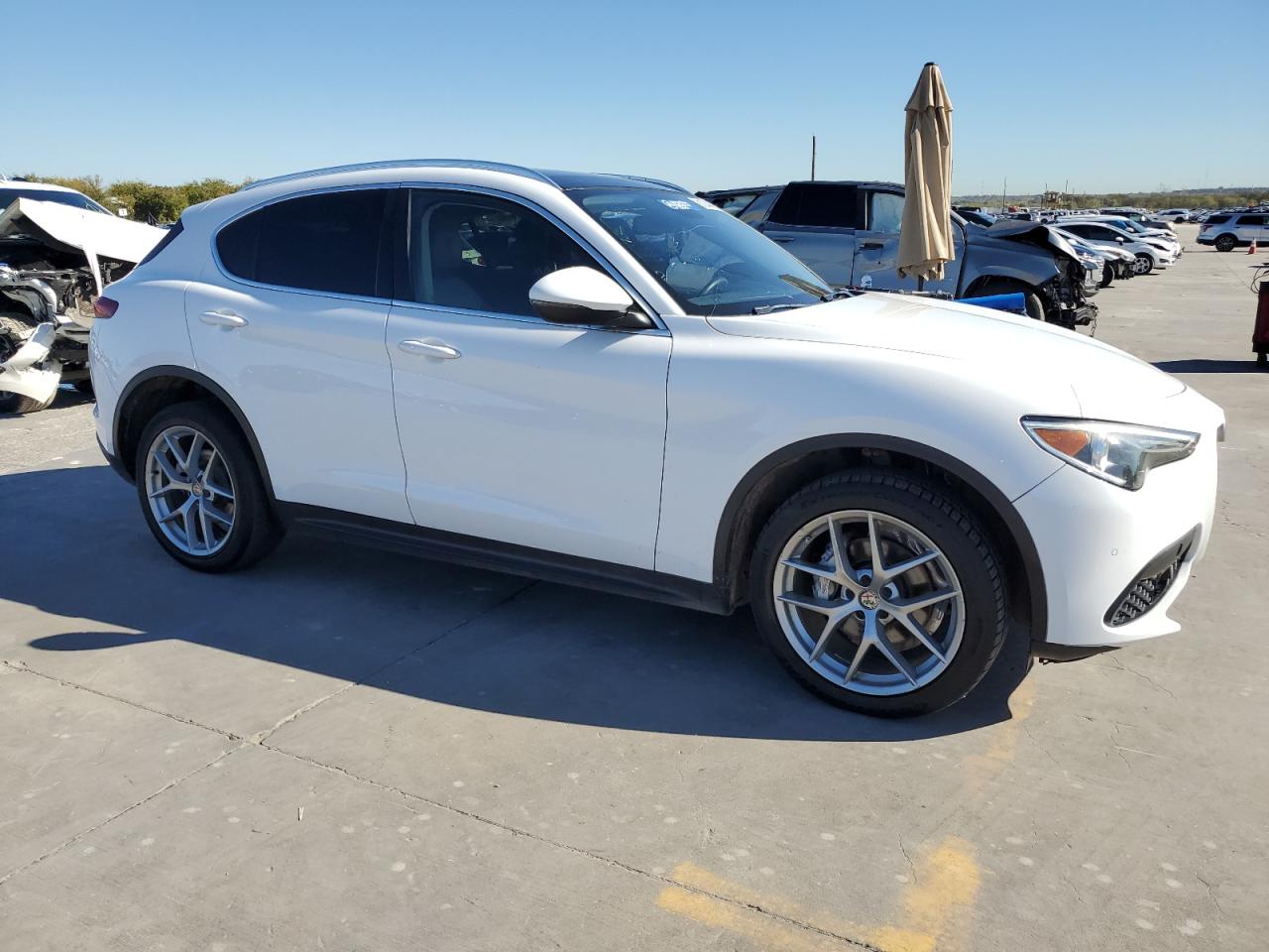 2018 Alfa Romeo Stelvio - Image 4