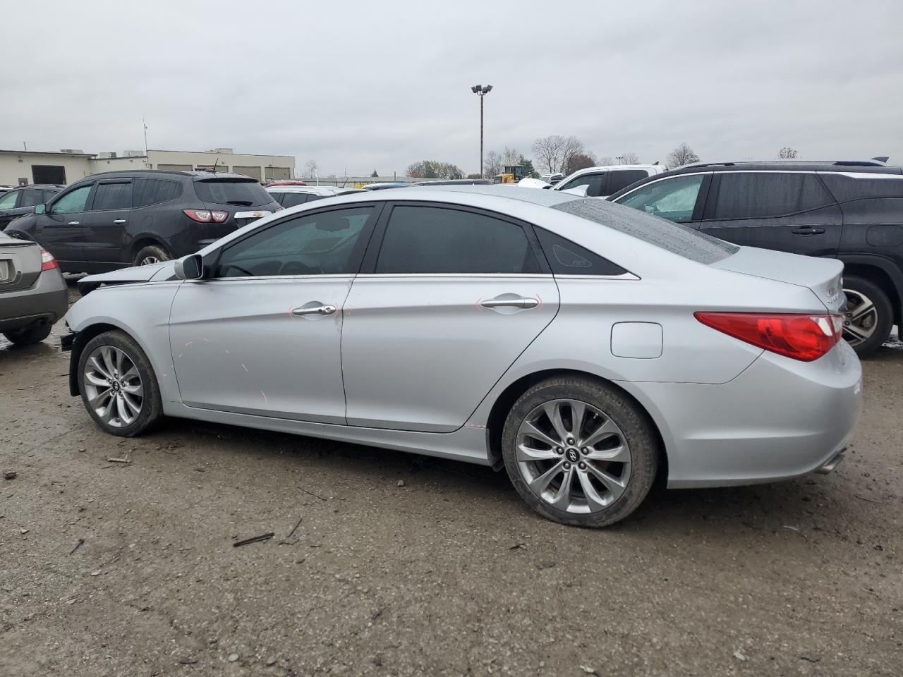 2012 Hyundai Sonata - Image 2