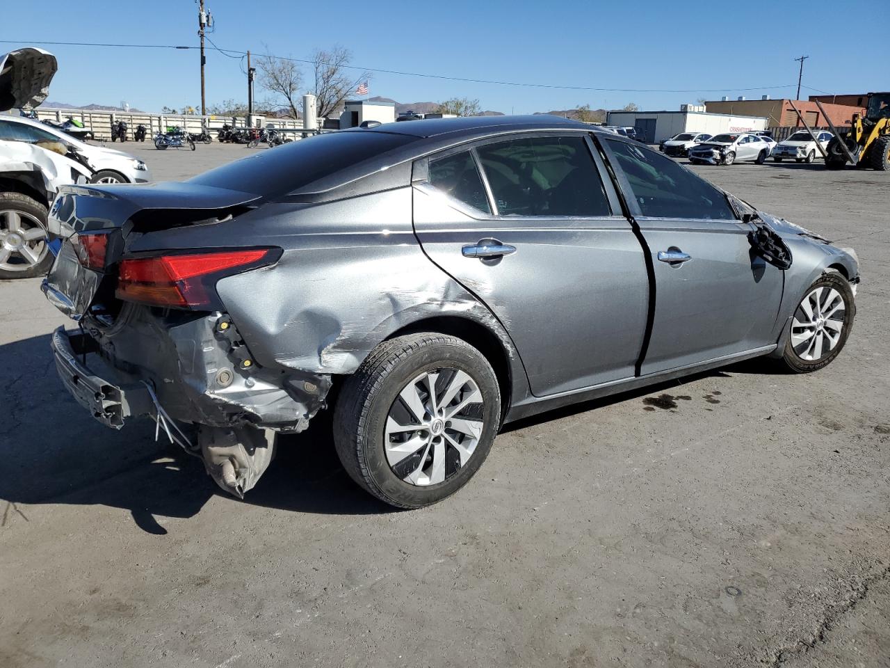 2020 Nissan Altima - Image 3
