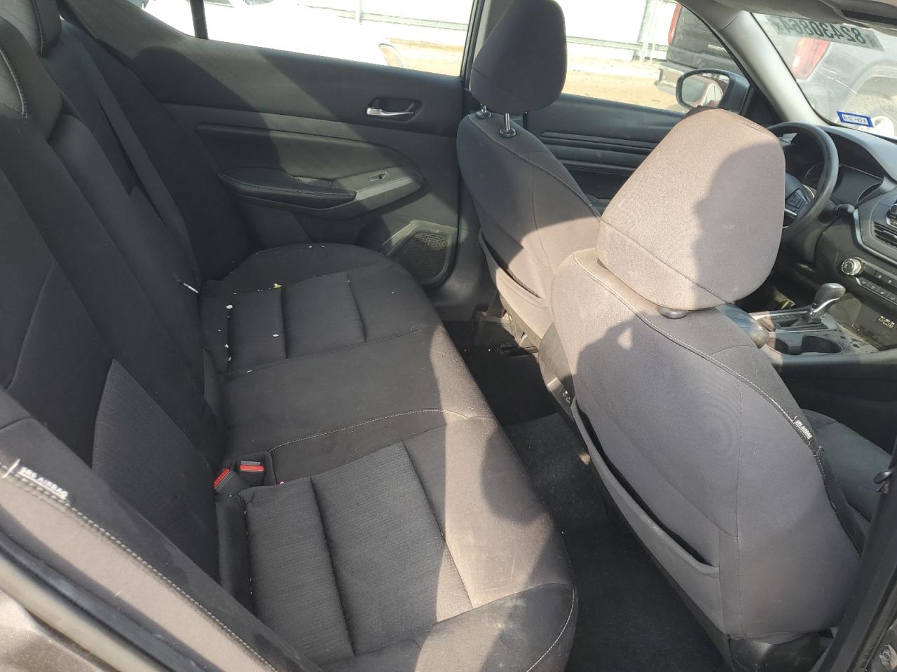2019 Nissan Altima - Image 10