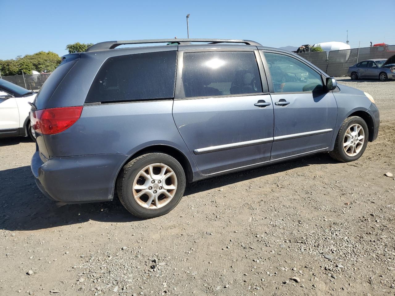 2006 Toyota Sienna - Image 3