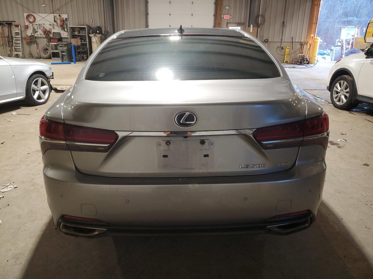 2018 Lexus LS - Image 6