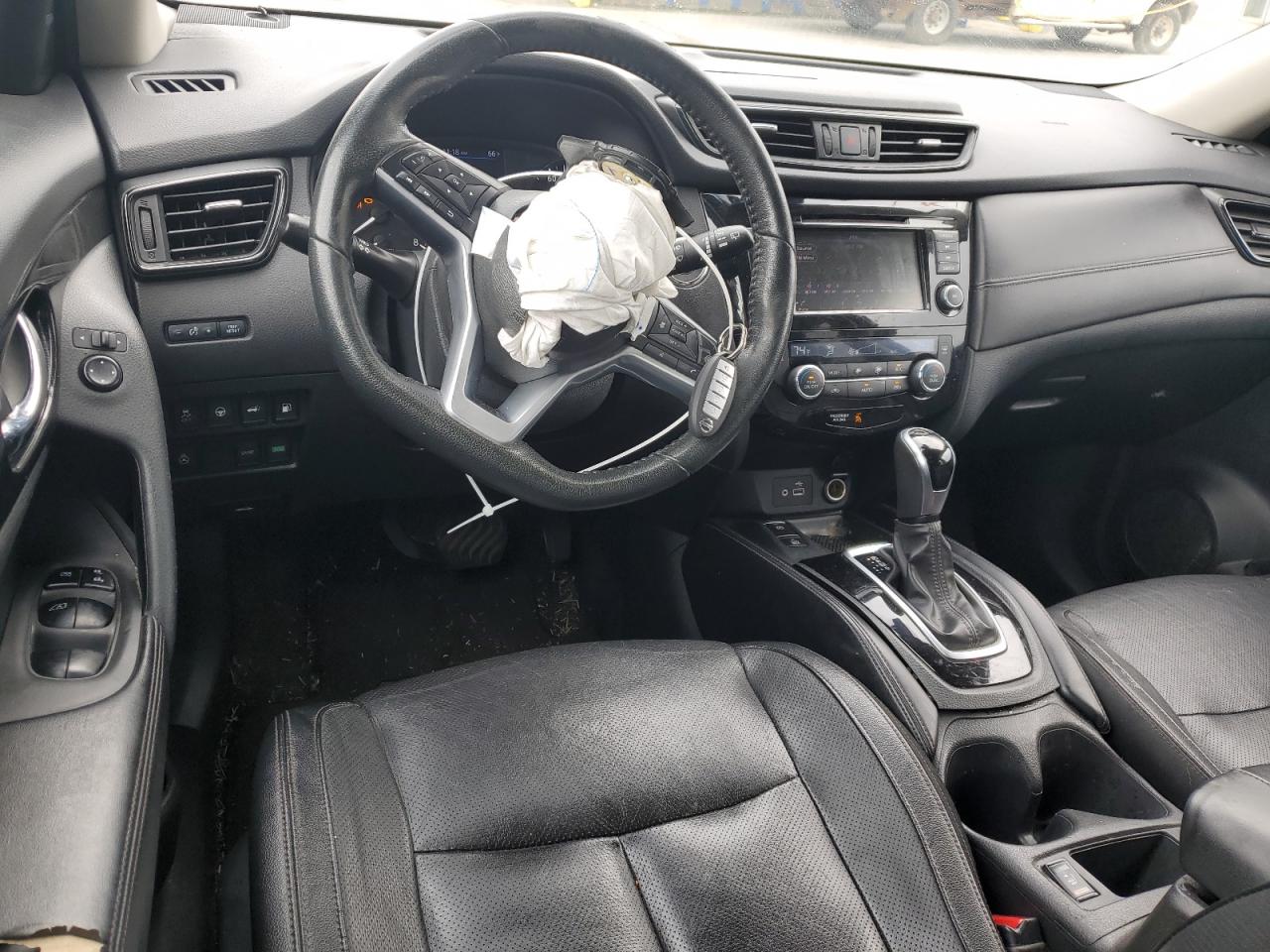 2020 Nissan Rogue - Image 8