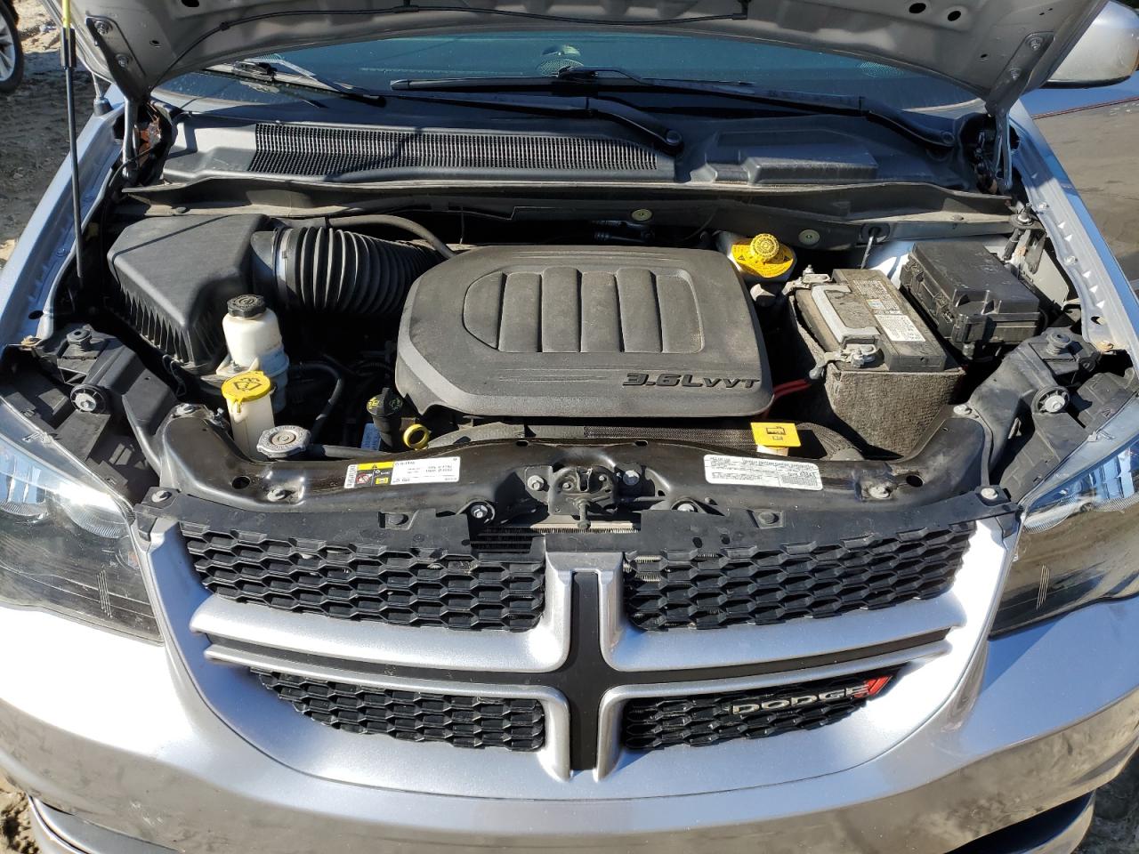 2019 Dodge Caravan - Image 12