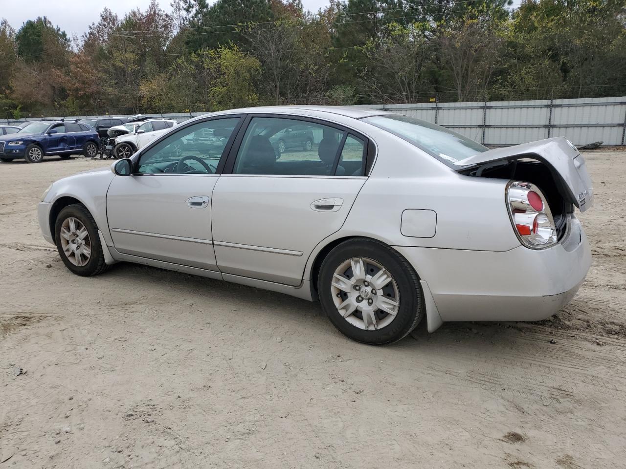 2005 Nissan Altima - Image 2