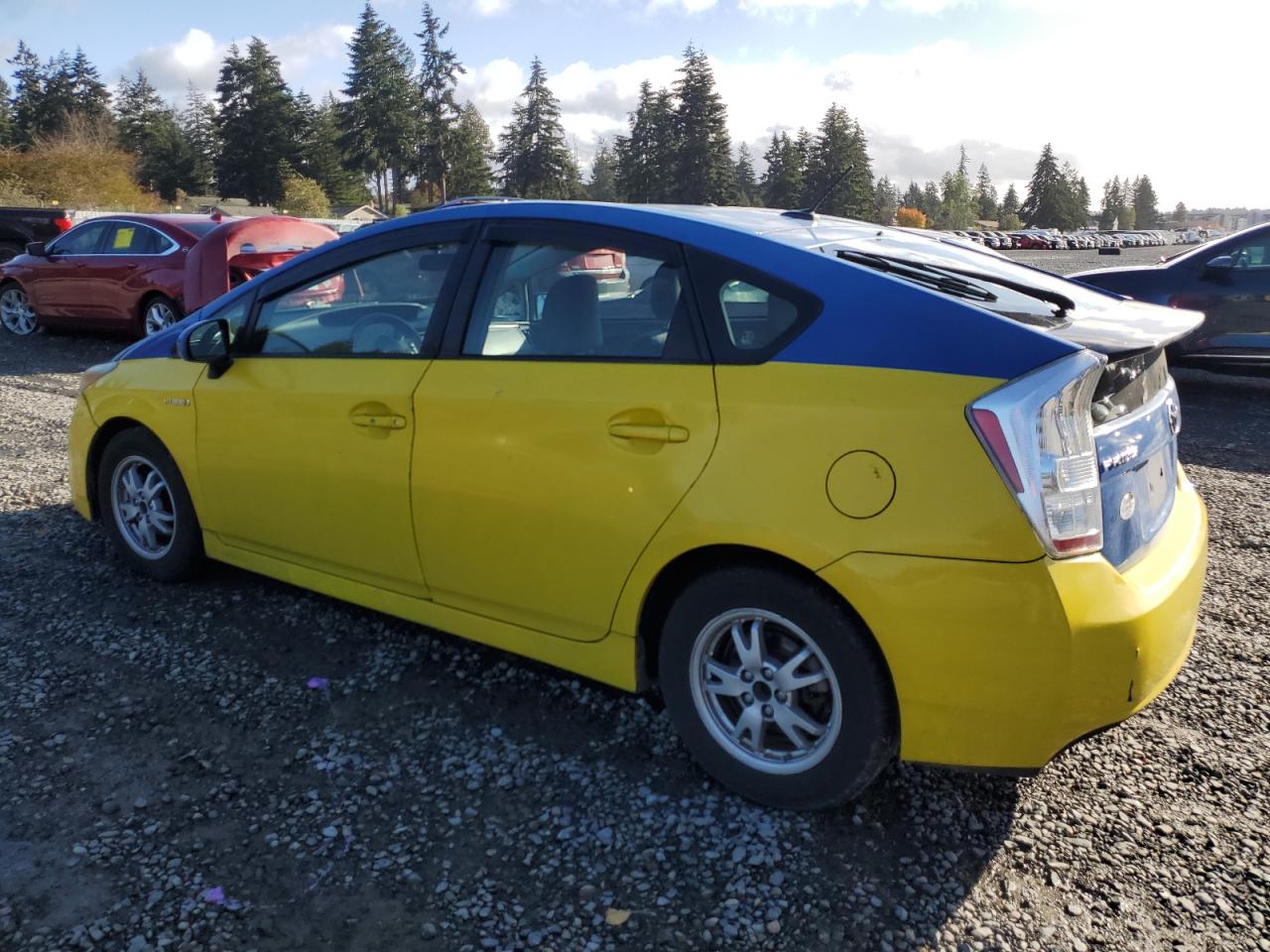 2011 Toyota Prius - Image 2