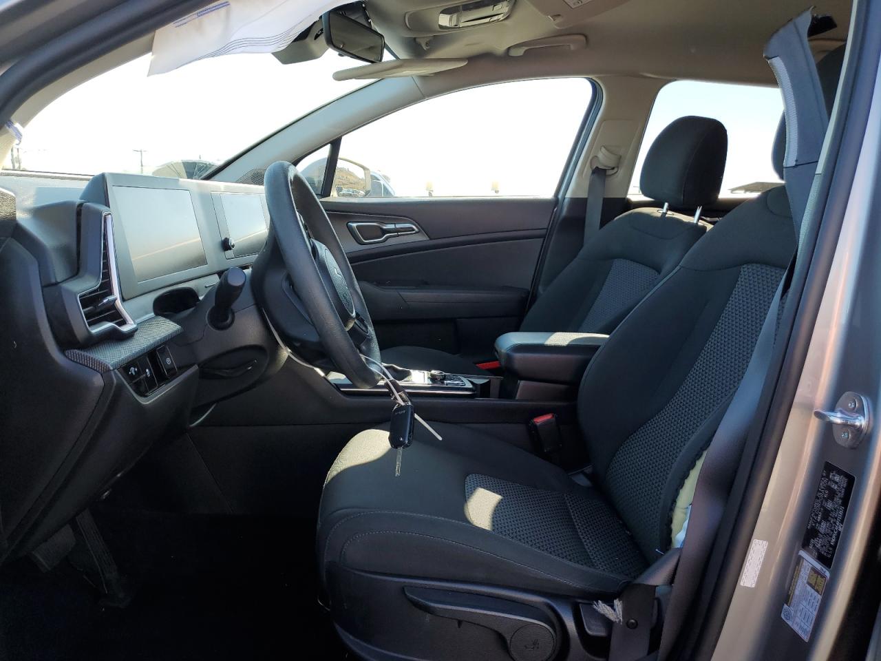 2023 Kia Sportage - Image 7