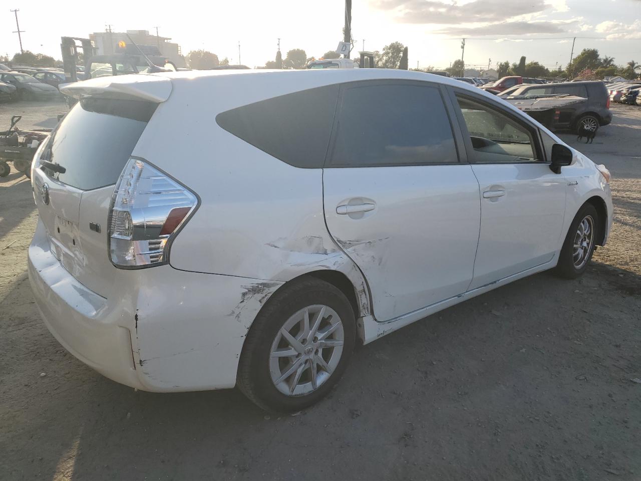 VIN JTDZN3EU7D3259062 2013 TOYOTA PRIUS no.3