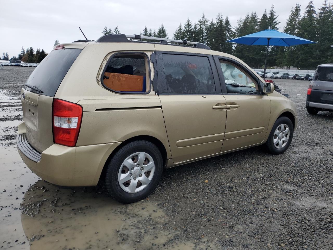 2007 Kia Sedona - Image 3