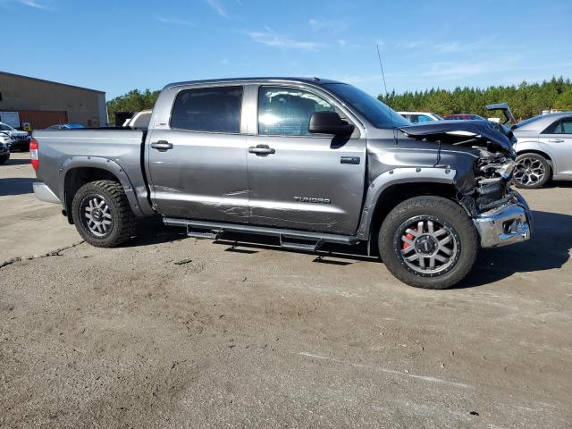  TOYOTA TUNDRA 2018 Серый