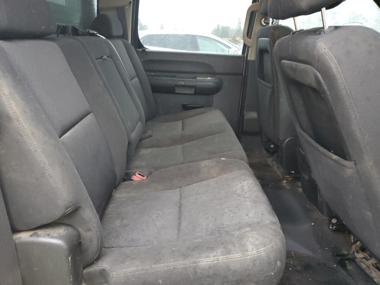 2011 Chevrolet Silverado - Image 11