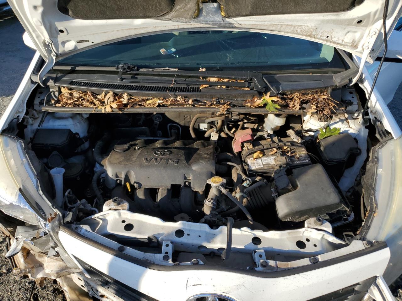 2012 Toyota Yaris - Image 11