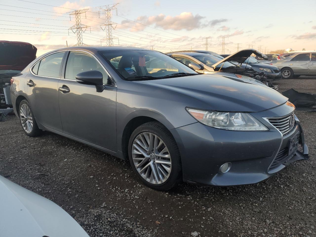 2013 Lexus ES - Image 4