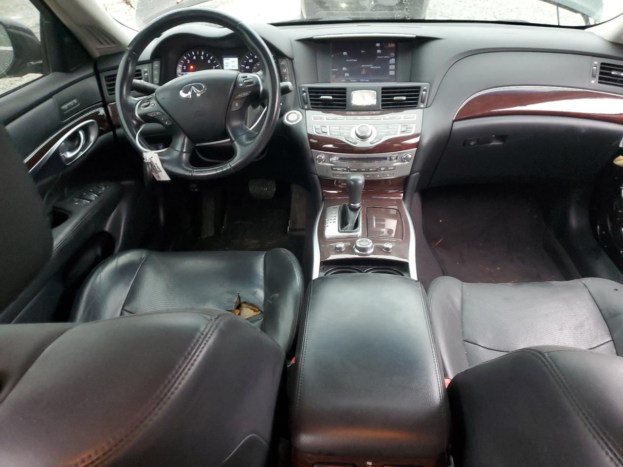 2015 Infiniti Q70 - Image 8