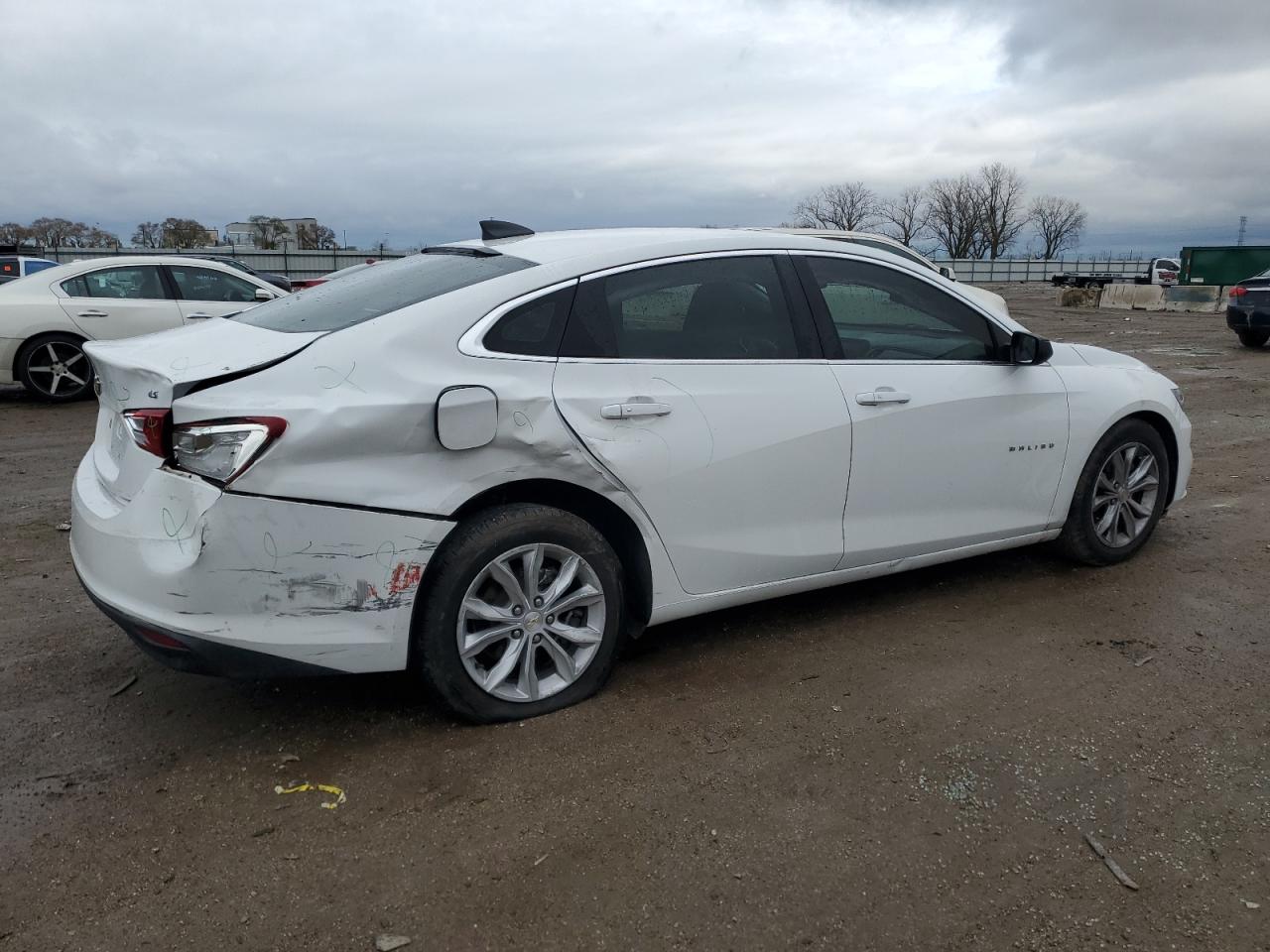 2016 Chevrolet Malibu - Image 3