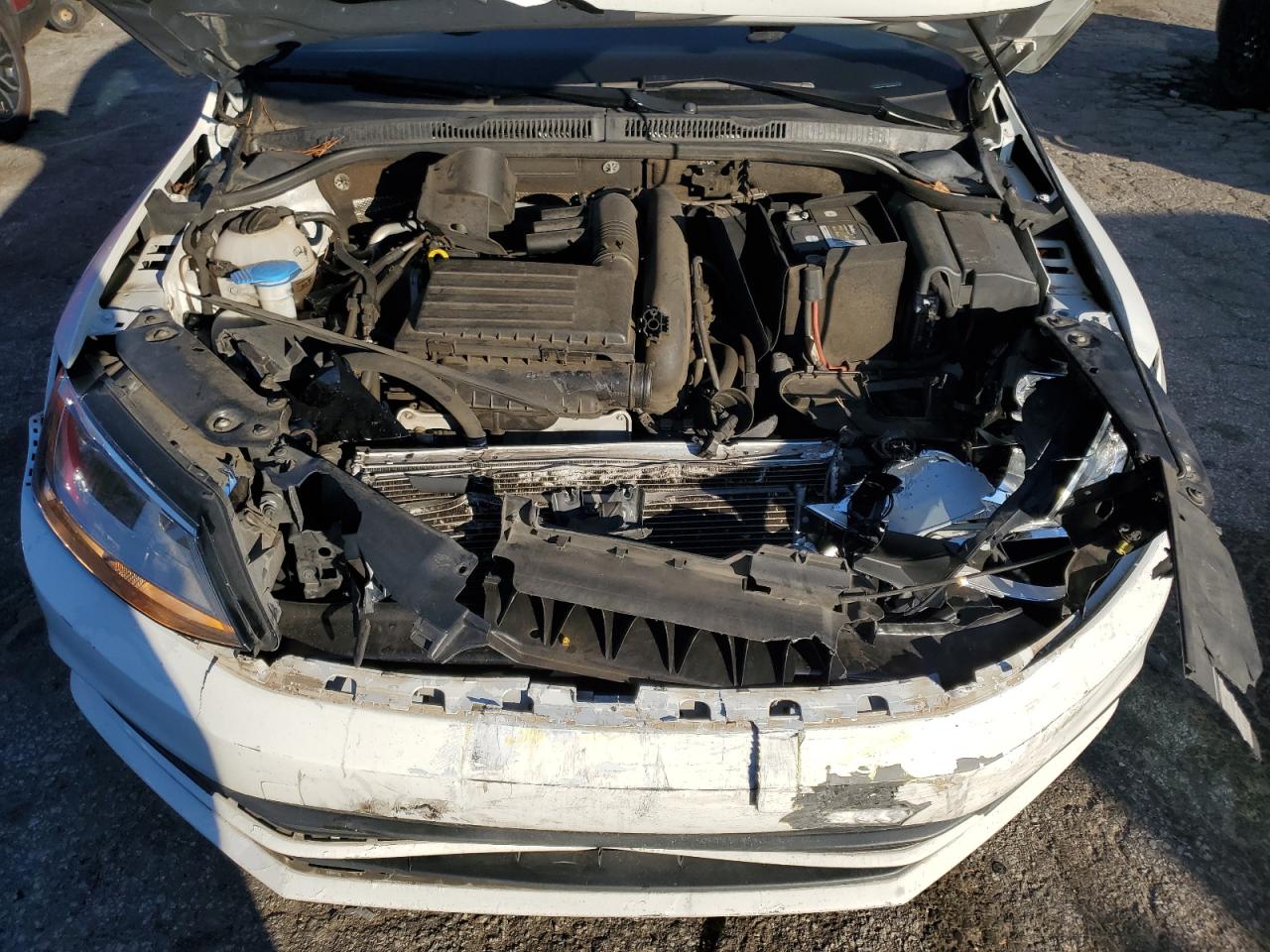 2016 Volkswagen Jetta - Image 11