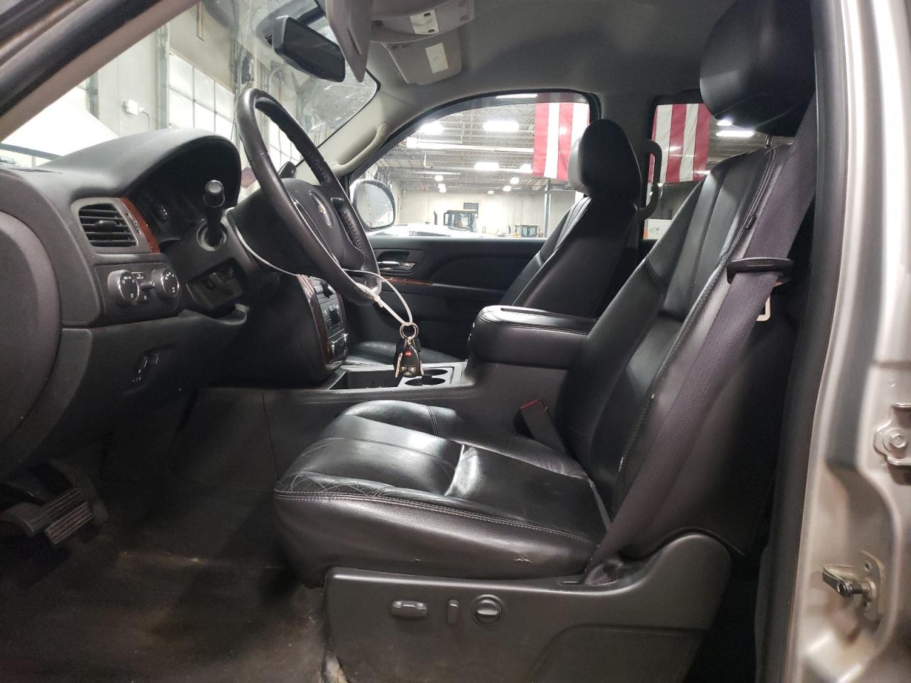 2010 Chevrolet Silverado - Image 7