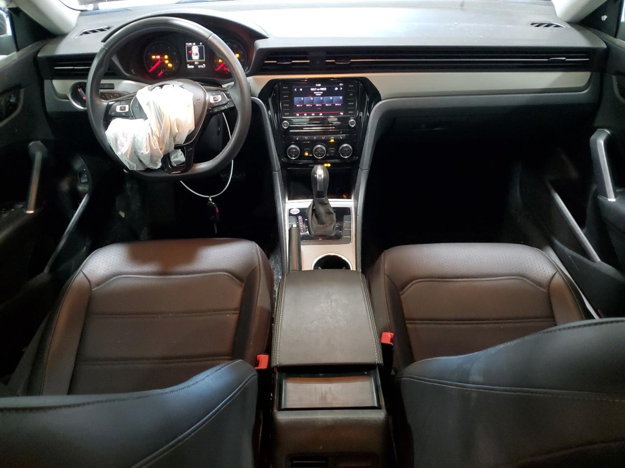 2021 Volkswagen Passat - Image 8