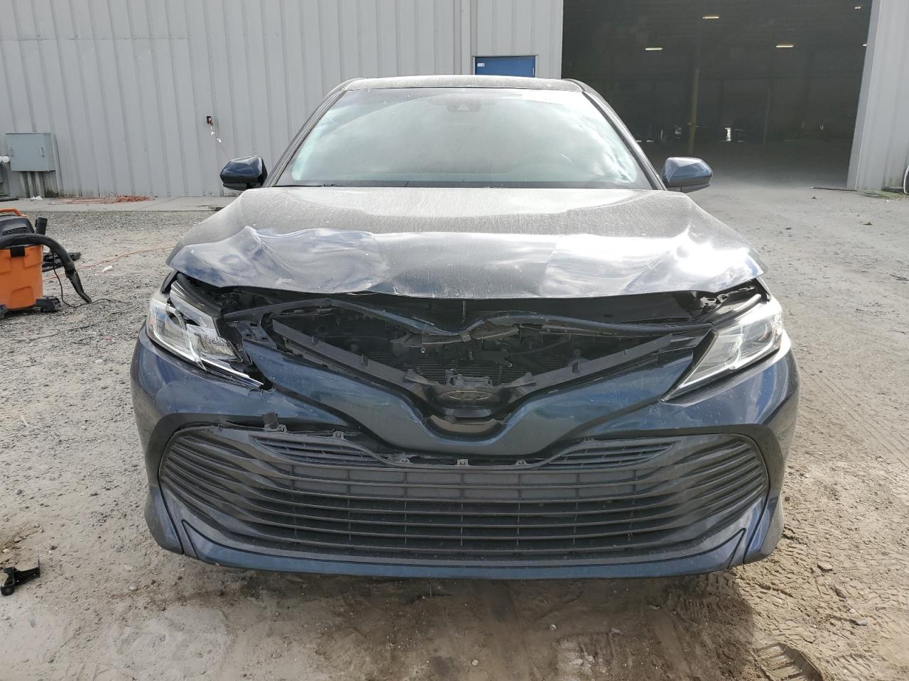 VIN 4T1B11HK4JU550972 2018 TOYOTA CAMRY no.5