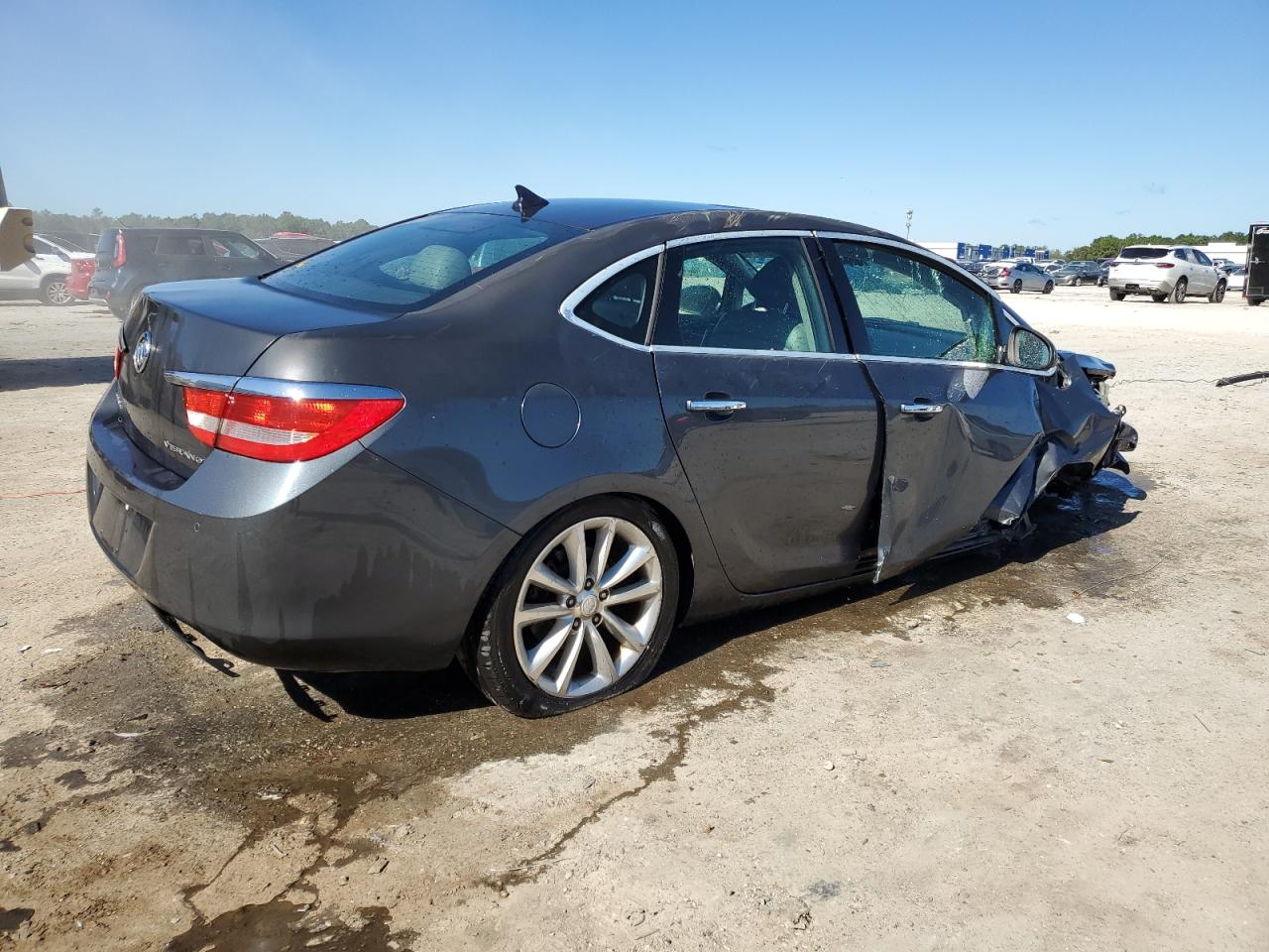 VIN 1G4PR5SK2D4110378 2013 BUICK VERANO no.3