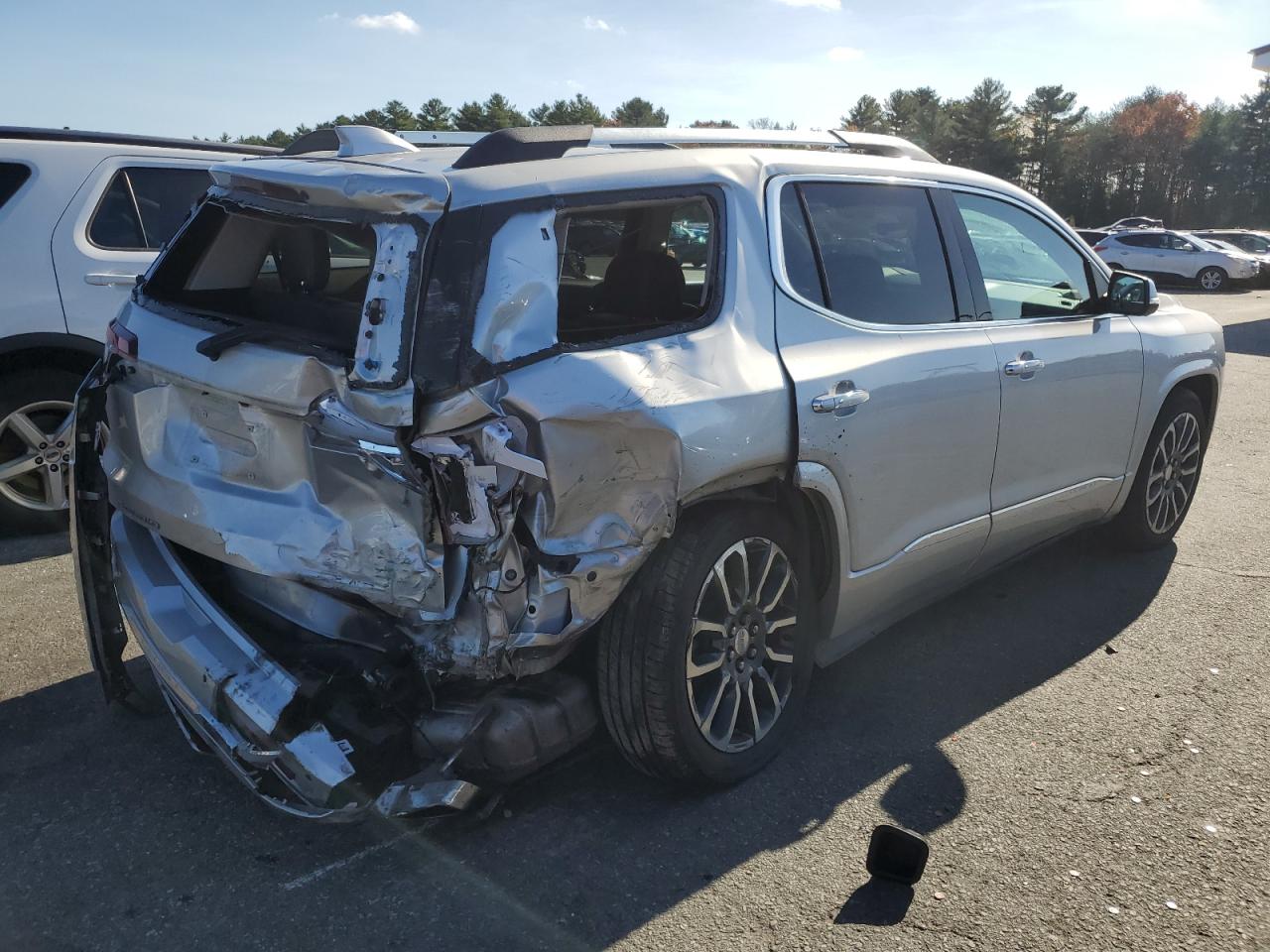2020 GMC Acadia - Image 3