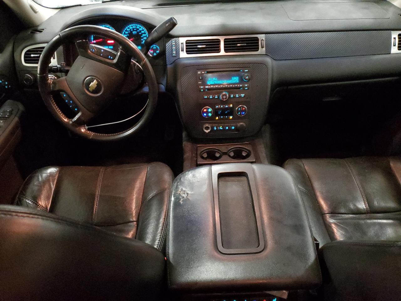 2007 Chevrolet Suburban - Image 8