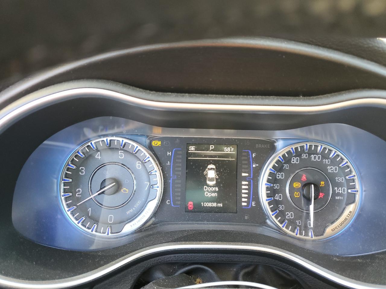 2015 Chrysler 200 - Image 9