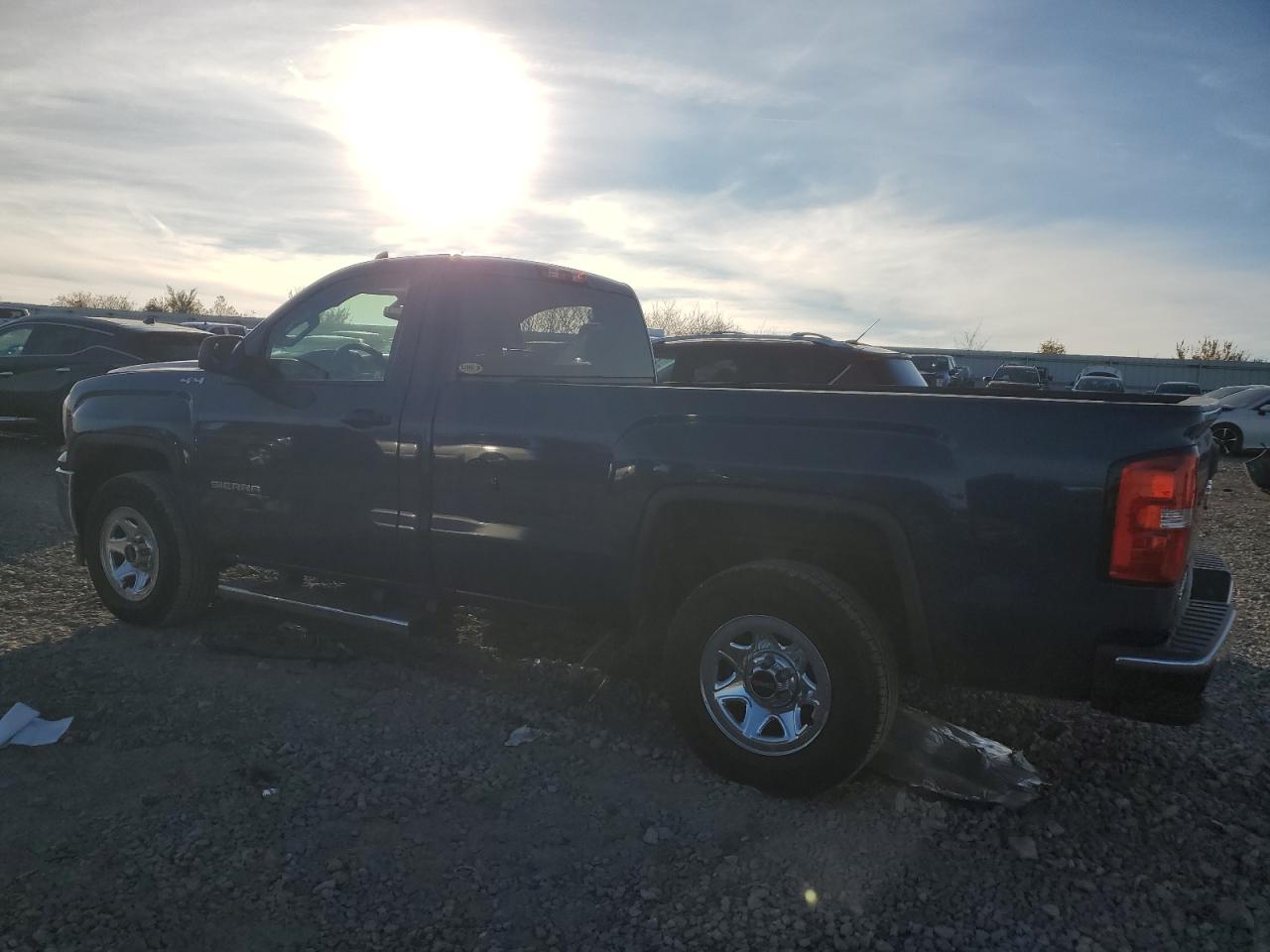 2016 GMC Sierra - Image 2